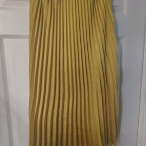 Pleated Midi Skirt in Mustard Yellow
